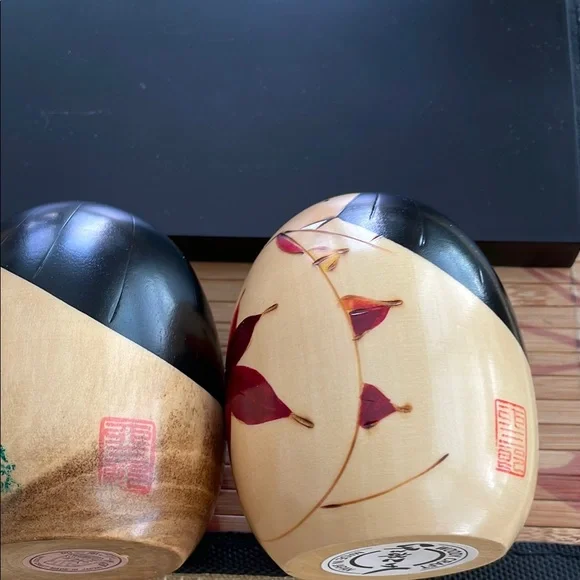 Handcrafted Wooden Kokeshi Dolls Set - The four seasons with stand. - Picture 13 of 16